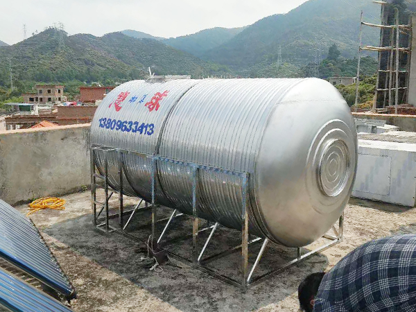 不锈钢圆形储水箱