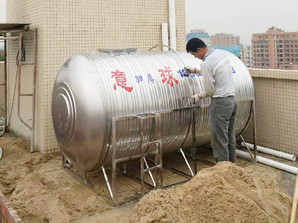 蓄水箱安装
